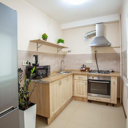 Квартира Поруч Із Палацом Україна Та Ocean Plaza Kiev Extérieur photo